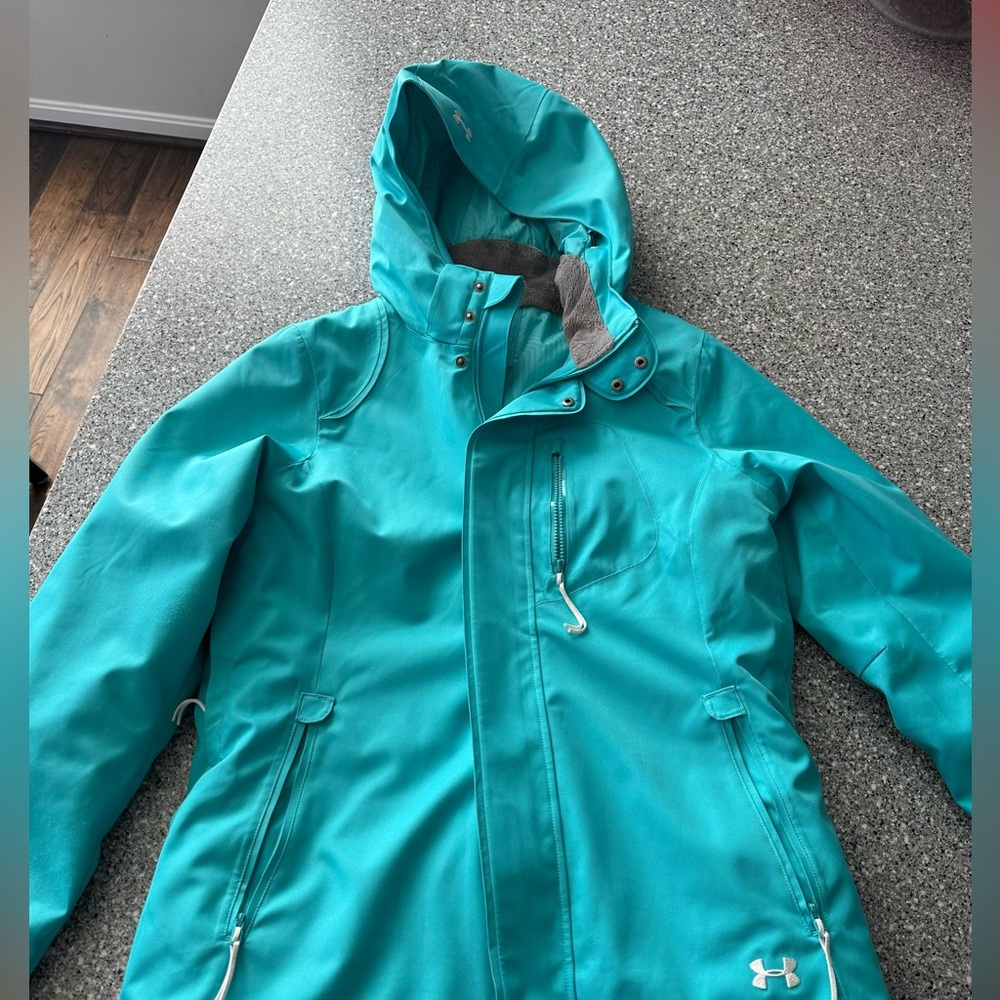 Warm teal ski/winter jacket